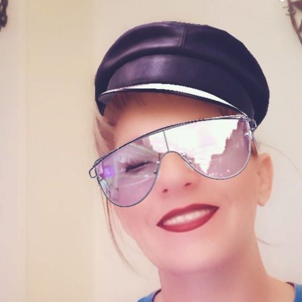 Meet your Posher, Laura
